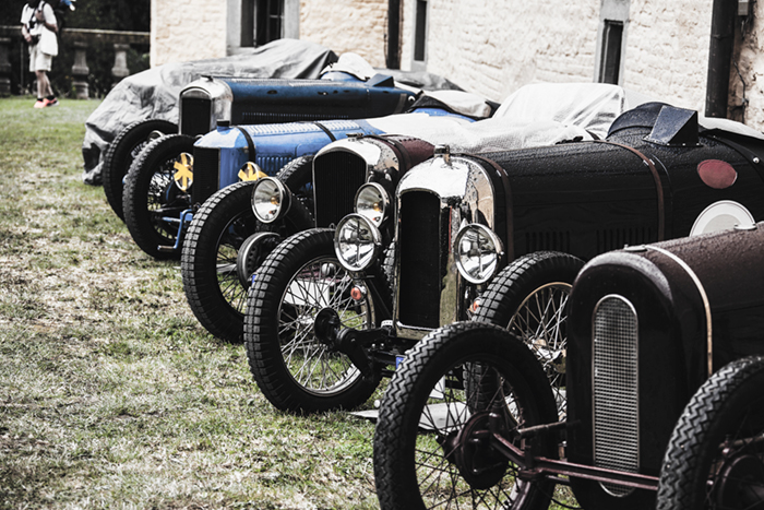 monteur-vintage-car-service